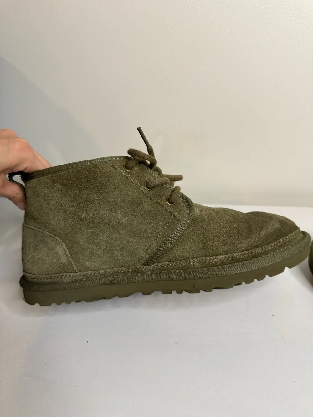 UGG‎ Neumel Suede Chukka Boots Men’s Size 9 Olive Green